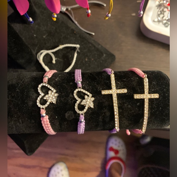 Bracelets - Picture 3 of 6